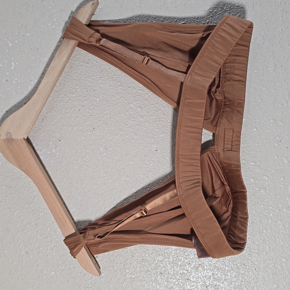 Skims Brown V-Neck Bralette - Picture 3 of 5